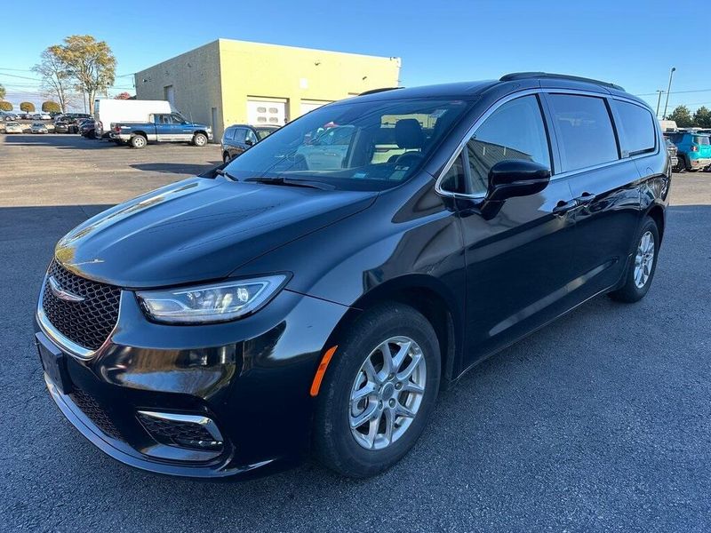 2022 Chrysler Pacifica Touring LImage 10