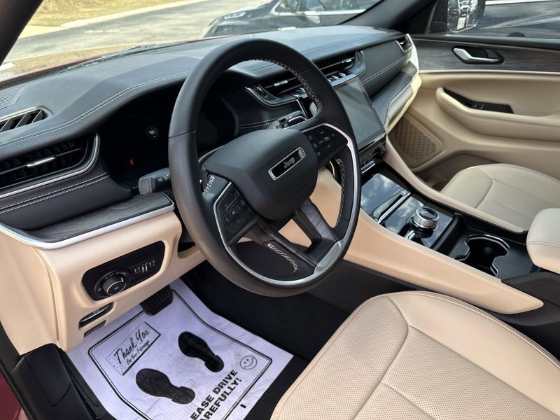 Used 2023 Jeep Grand Cherokee LimitedImage 23