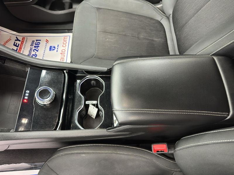 Used 2022 Jeep Grand Cherokee L LaredoImage 6