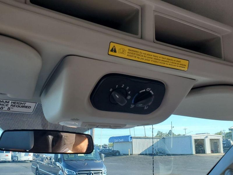 Used 2019 Ford Transit-350 XLImage 27