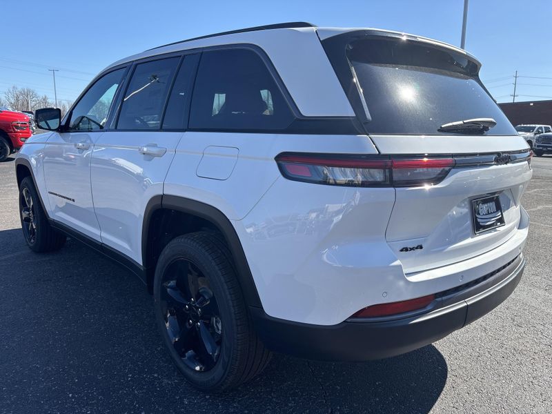 New 2026 Jeep Grand Cherokee Limited 4x4Image 11