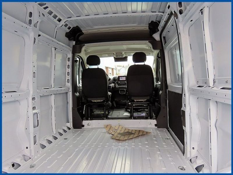 2024 RAM ProMaster High RoofImage 8
