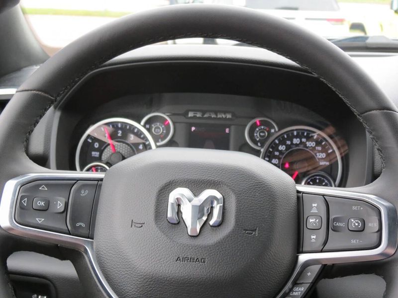 Used 2026 RAM 2500 Big Horn 4x4 4dr Crew Cab 6.3 ft. SB PickupImage 9