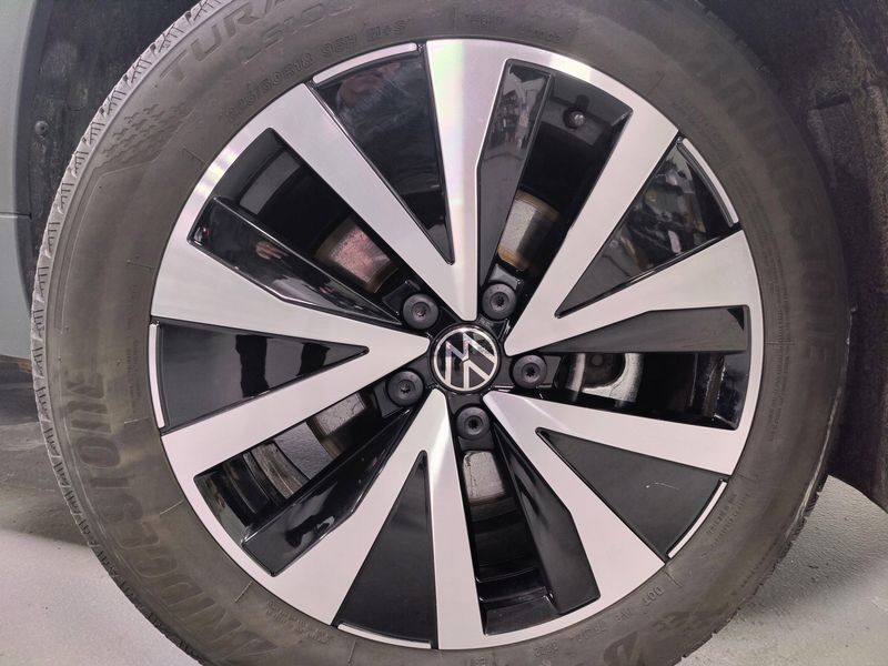 Used 2023 Volkswagen Taos SE AWD w/SunroofImage 25