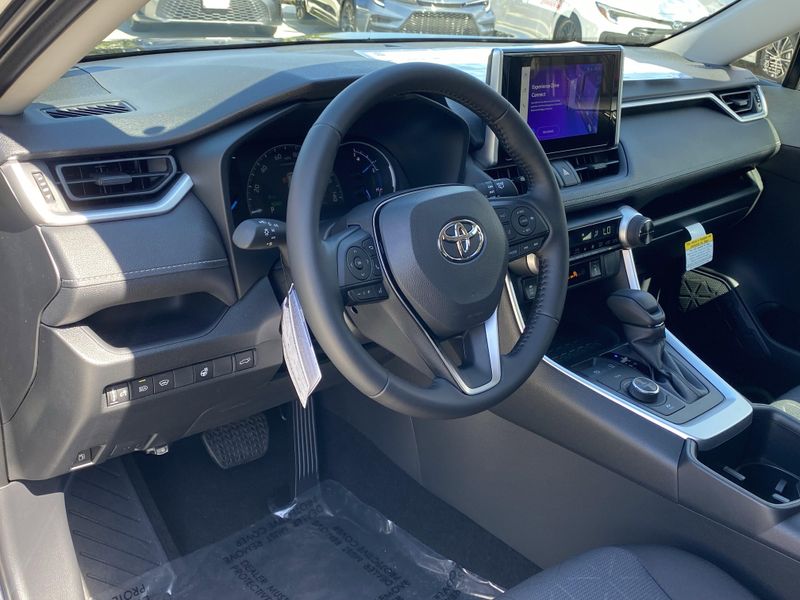 New 2025 Toyota RAV4 Hybrid XLEImage 13