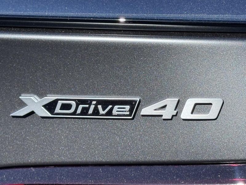 2025 BMW i5 xDrive40Image 13