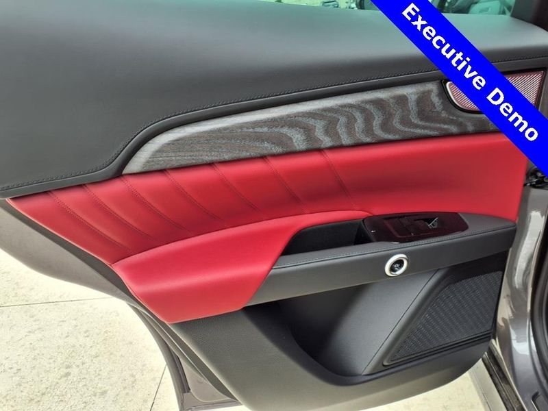 New 2025 Maserati Grecale ModenaImage 11