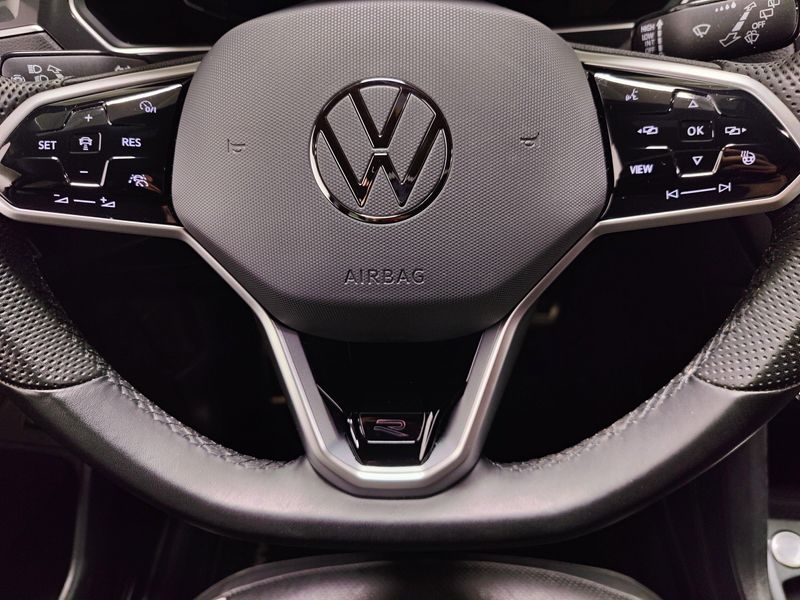 Used 2024 Volkswagen Tiguan AWD SEL R-Line w/Sunroof/NavImage 33