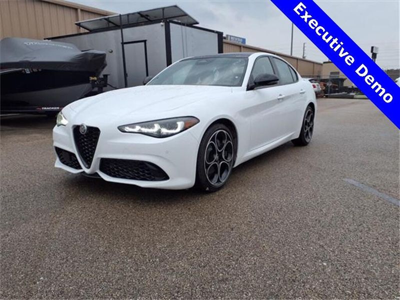 New 2025 Alfa Romeo Giulia SprintImage 2