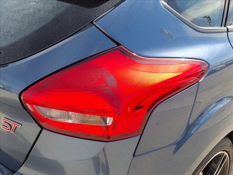 2018 Ford Focus STImage 14