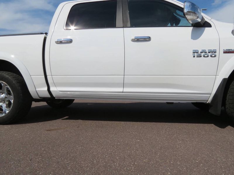Used 2015 RAM 1500 Laramie 4x4 4dr Crew Cab 5.5 ft. SB PickupImage 9