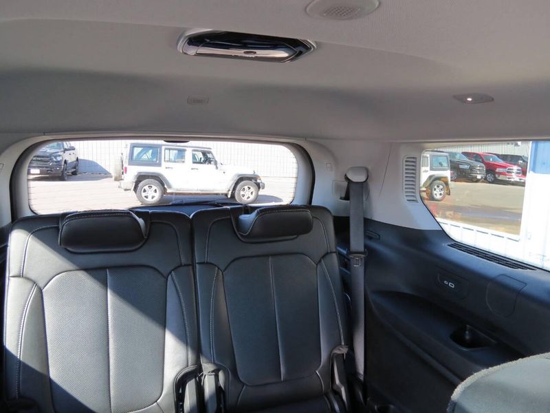2022 Jeep Grand Cherokee L Limited 4x4 4dr SUVImage 30