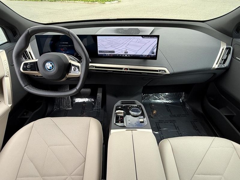2025 BMW iX xDrive50Image 29