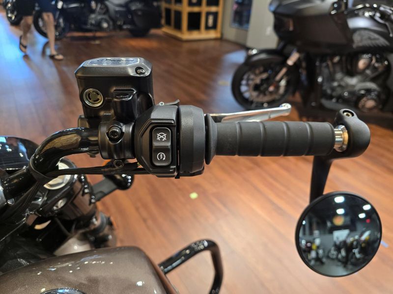 Used 2025 Indian Motorcycle Scout Bobber Ltd + Tech Image 9