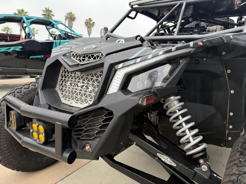 2017 Can-Am SSV MAVERICK X3 XRS 903TCIC TB 17 X rs TURBO R Image 3
