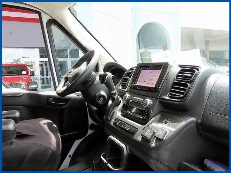 2023 RAM ProMaster 2500 High RoofImage 9