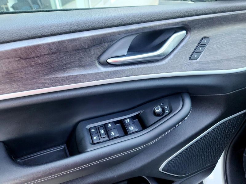 Used 2022 Jeep Grand Cherokee Limited