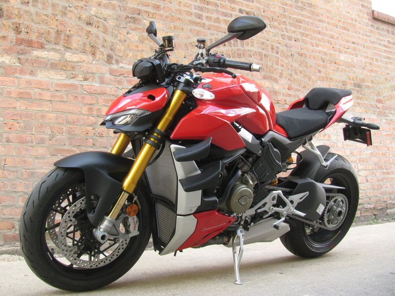2022 Ducati Streetfighter V4 S Red   Motoworks Chicago 312-738-4269 motoworkschicago.com 