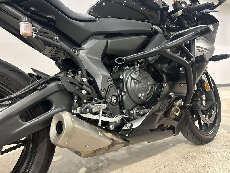 Used 2025 Yamaha YZF-R7 Image 17
