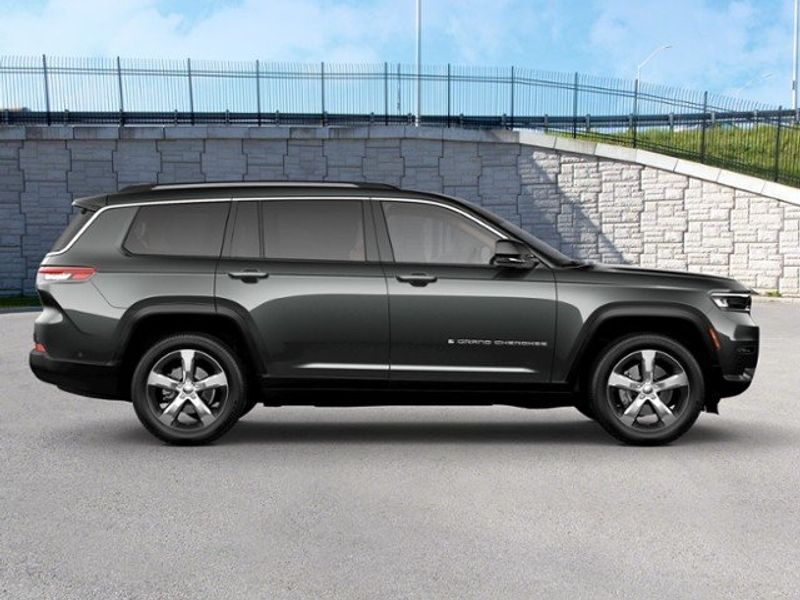 2021 JEEP Grand Cherokee L Limited 4x4Image 11
