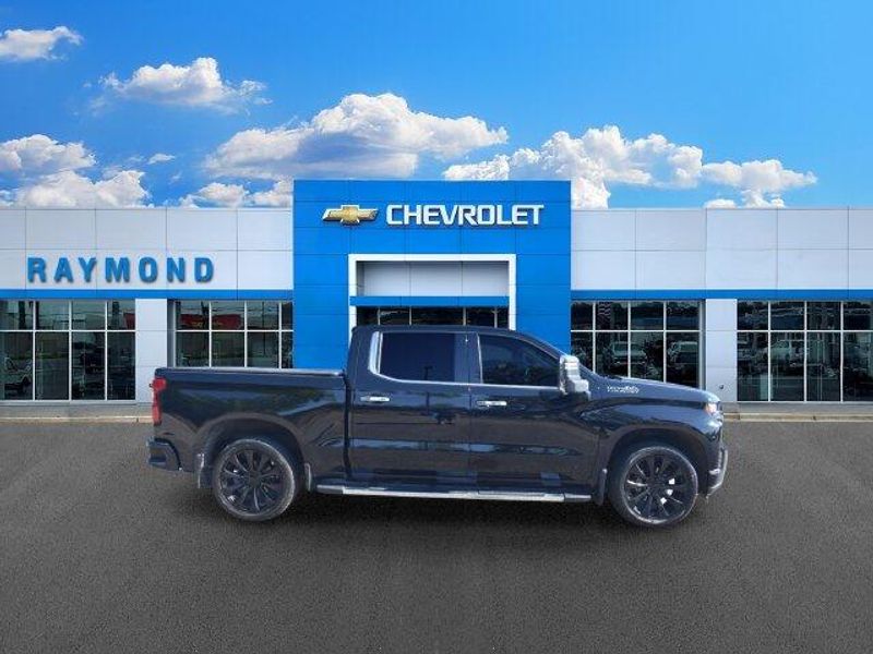 Used 2020 Chevrolet Silverado 1500 High CountryImage 2