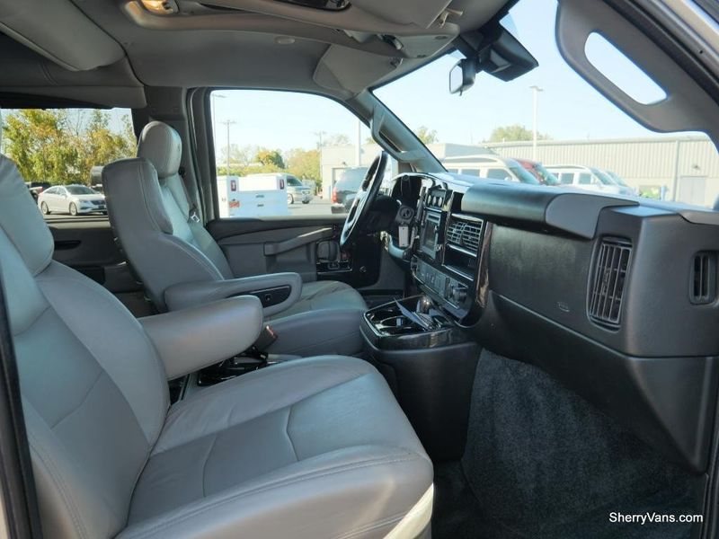 2020 Chevrolet Express Cargo Image 38