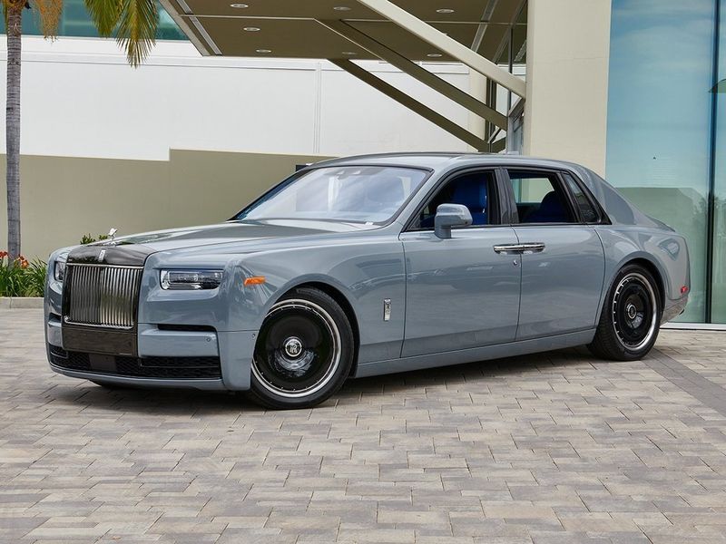 2023 Rolls-Royce Phantom BaseImage 1