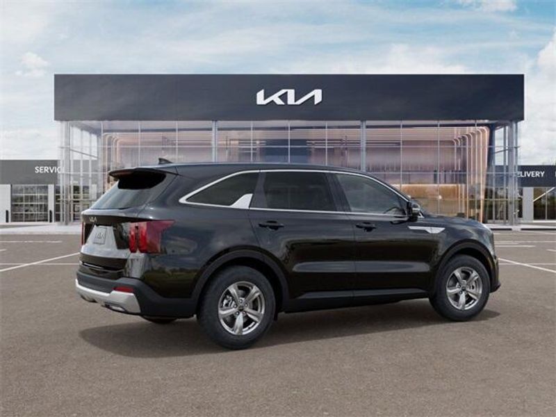 2025 Kia Sorento LXImage 6