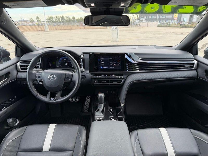 Used 2025 Toyota Camry SEImage 18