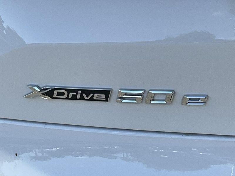 2025 BMW X5 xDrive50eImage 13