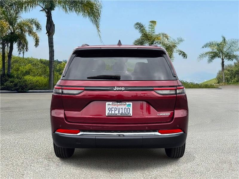 Used 2023 Jeep Grand Cherokee Laredo 4x2