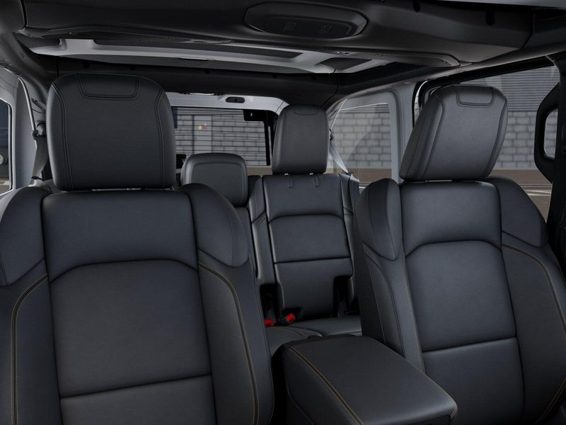 New 2026 Jeep Wrangler 4-door SaharaImage 26