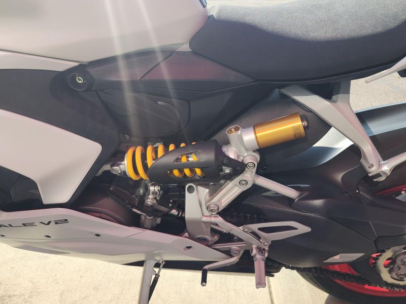 Used 2023 Ducati Panigale V2 Image 15