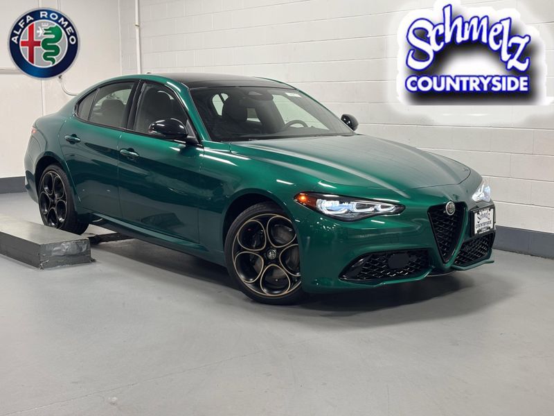 New 2025 Alfa Romeo Giulia Intensa AwdImage 1