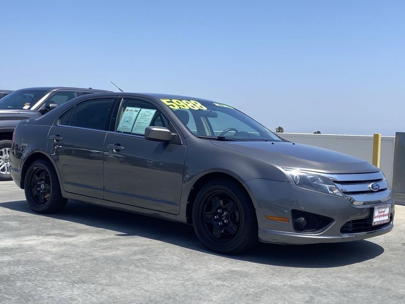 2011 Ford Fusion SEImage 2
