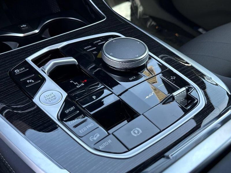 New 2027 BMW X7 xDrive40iImage 24
