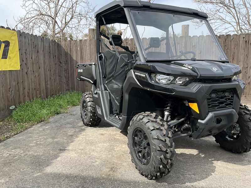 2023 Can-Am DEFENDER DPS HD10 in a TIMELESS BLACK exterior color. BMW Motorcycles of Modesto 209-524-2955 bmwmotorcyclesofmodesto.com 