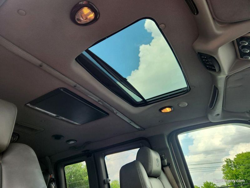 2011 Chevrolet Express 1500 Image 30