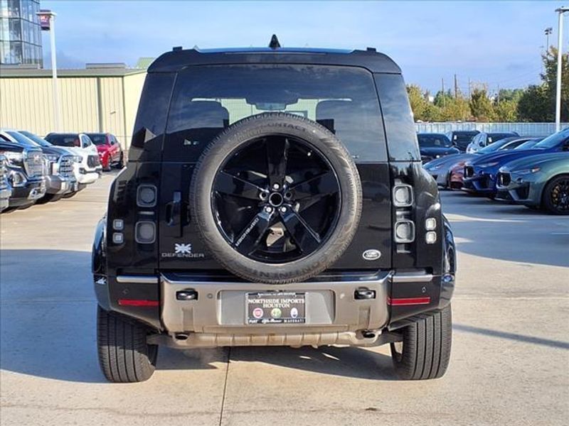 2021 Land Rover Defender 110 XImage 16