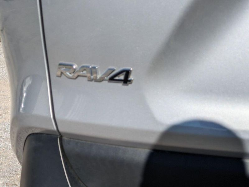 2023 Toyota RAV4 XLEImage 31