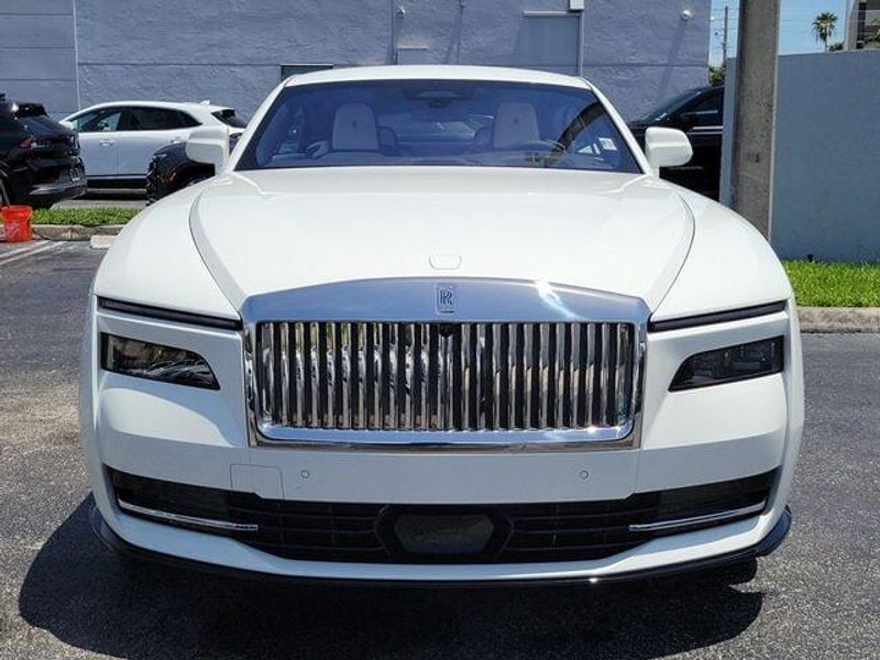 2025 Rolls Royce Spectre photo 2
