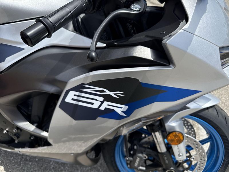 New 2027 Kawasaki NINJA ZX-6R ABS Image 15