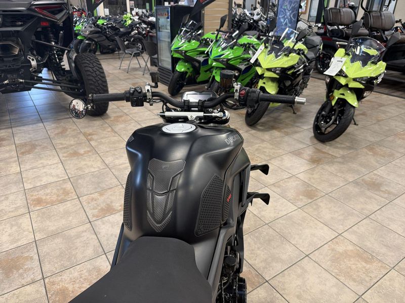 Used 2021 Ducati STREETFIGHTER V4S Image 25