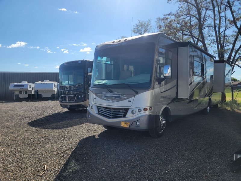 Used 2011 COACHMAN BY FOREST R ENCOUNTER 37-TZ Image 4