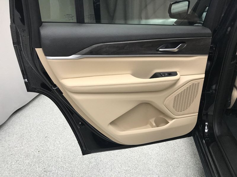 2023 Jeep Grand Cherokee L LimitedImage 8