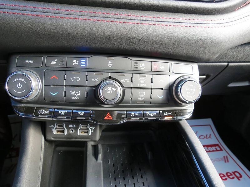 Used 2025 Dodge Durango GT Plus AWD 4dr SUVImage 19