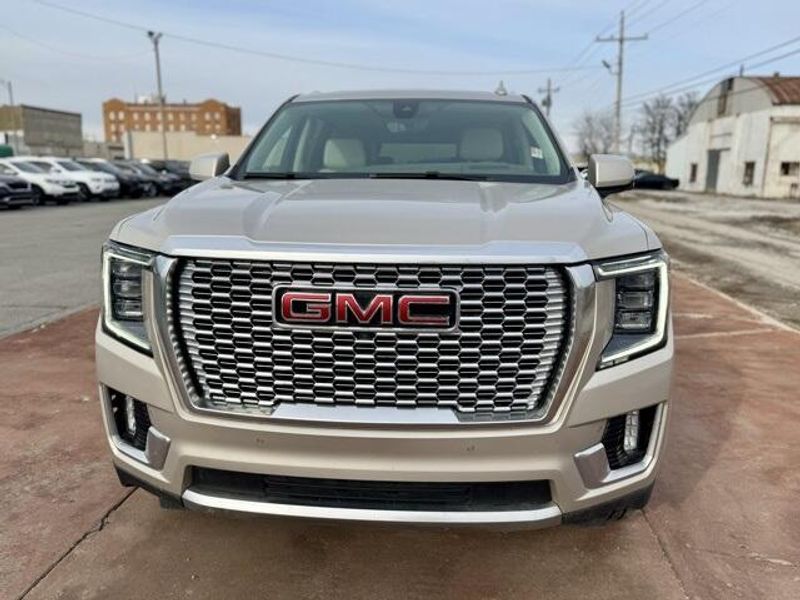 2021 GMC Yukon XL DenaliImage 2