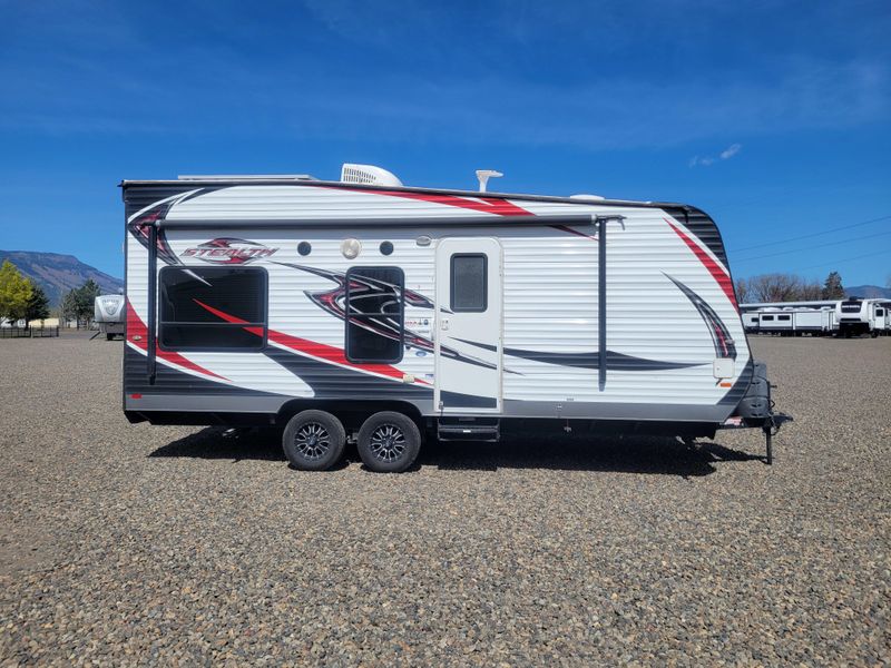 Used 2015 FOREST RIVER STEALTH 1913 Image 2