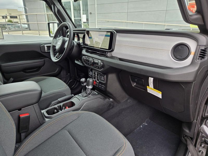 2025 Jeep Gladiator Willys photo 33
