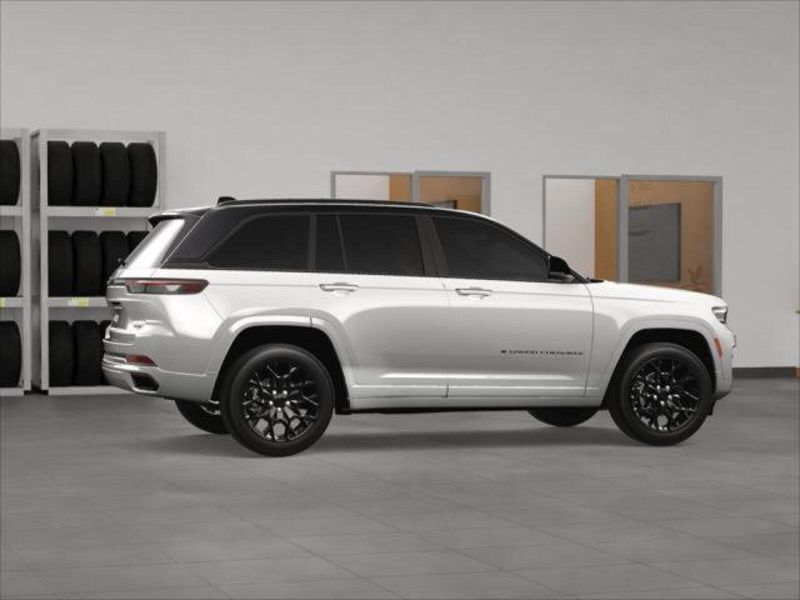 2025 Jeep Grand Cherokee Summit Reserve photo 5